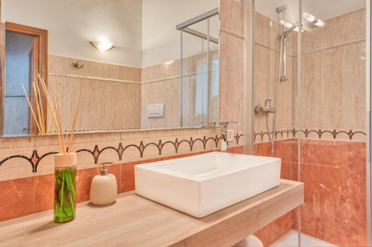 Corte Anibaldi Apartment Лече Екстериор снимка